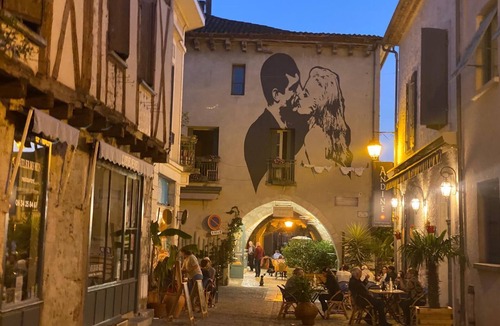 Eymet Cottage | Walnut Gite Sleeps 2 with Terrace