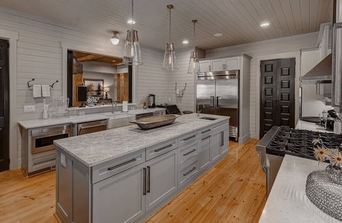 Ellijay Cabin | Walnut Grove 11-BR Lodge: corporate retreats & reunions - on 265 private acres