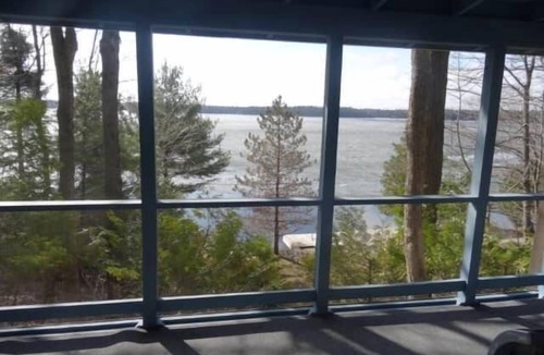 Rideau Lakes Ski Chalet | Walnut Grove | Family Waterfront Cottage on Sand Lake