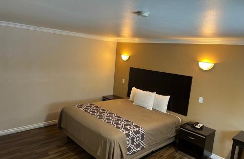 Walnut Valley Hotel | Walnut Inn & Suites West Covina