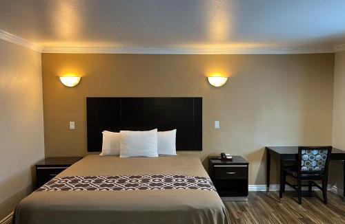 Walnut Valley Hotel | Walnut Inn & Suites West Covina