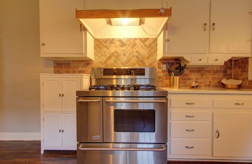 Texarkana House | Walnut Manor - Business Casual - Families Welcome