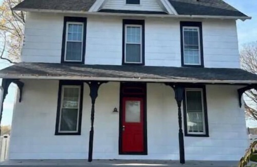 Salunga House | Walnut Ridge - A Rustic Modern Farmhouse