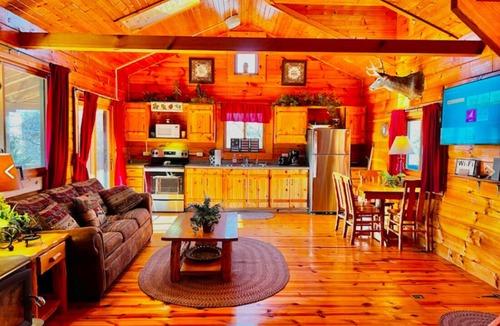 Waterville Cabin | Walnut Ridge Cabin w/Hot Tub