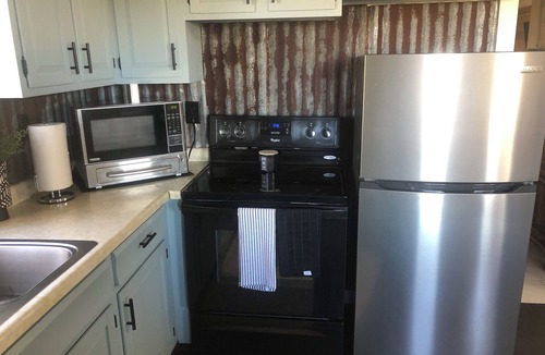 El Dorado House | Walnut River's Edge Guesthouse - El Dorado