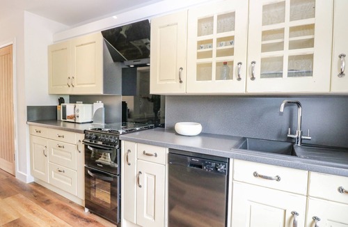 Attleborough Cottage | Walnut Shade