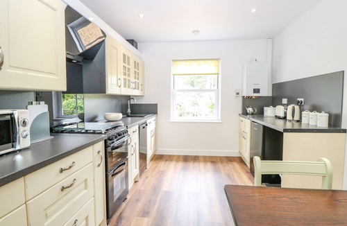 Attleborough Cottage | Walnut Shade