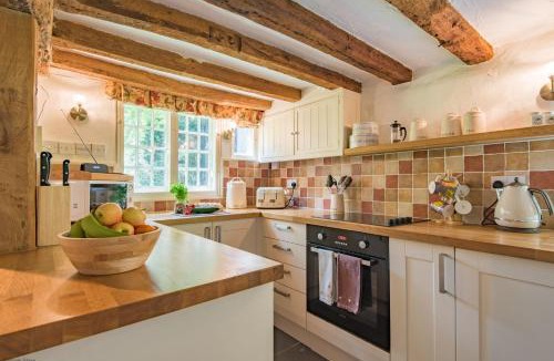 Faversham House | Walnut Tree Cottage by Bloom Stays