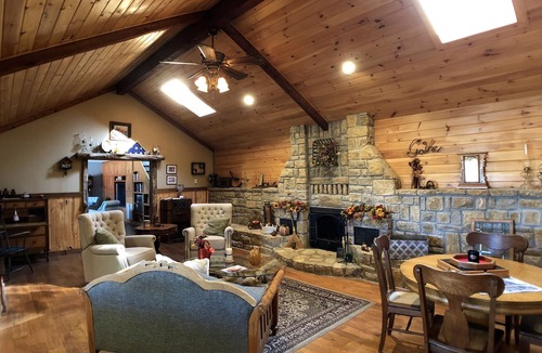Lone Jack Bed & Breakfast | Walnut Waters Bed & Breakfast