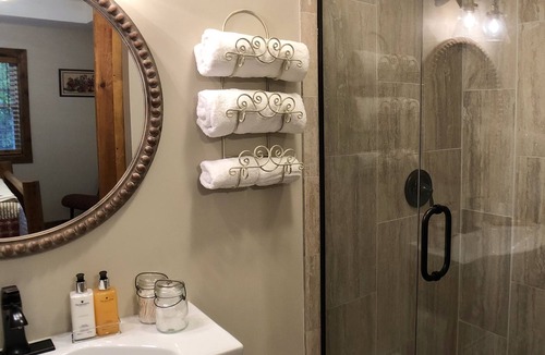 Lone Jack Bed & Breakfast | Walnut Waters Bed & Breakfast