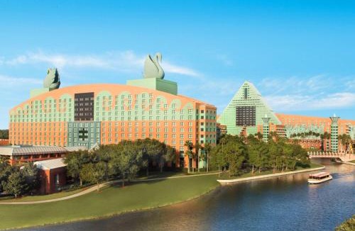 Bay Lake Resort | Walt Disney World Swan