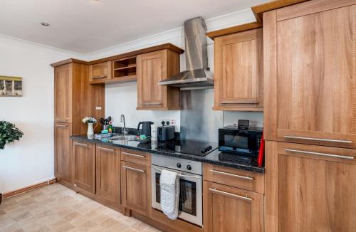 Lacey Green Apartment | Walters Ash Hideaway Flat - Pass the Keys