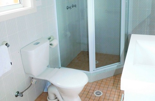 Hyams Beach Apartment | Walters Holiday Flats