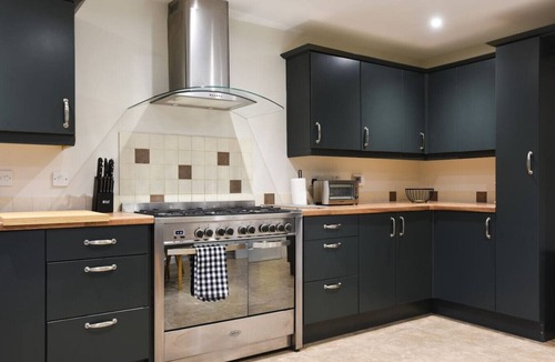 Shirrell Heath House | Waltham`s Bungalow | Spacious 3 Bedroom