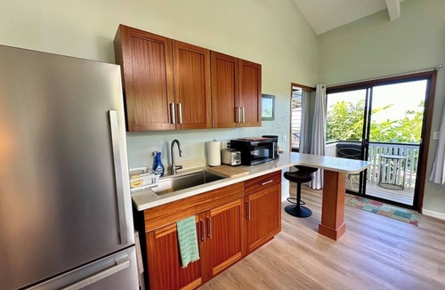 Kahaluu Bay Apartment | Walua Trail Oceanview Hideaway:A/C/W/D/Parking