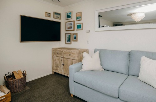 Bell Block House | WANAKA BAY WATERFRONT