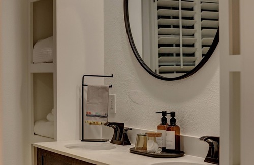 Comfort House | Wanderers Retreat House