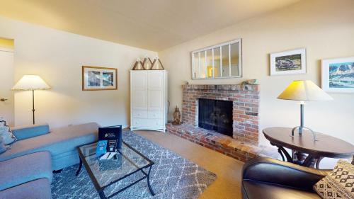 Warm Springs House | Wanderers Way 106