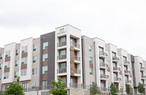 Stoneridge Place Apartment | WanderJaunt - Baird - 1BR - Barton Creek