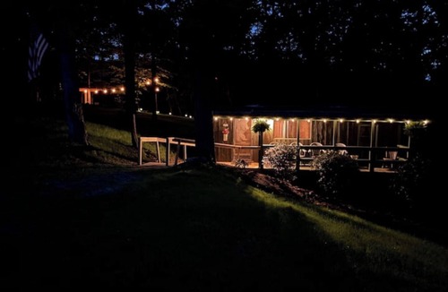 Stokes Cabin | Wanderlust Cabin Just minutes from Hanging Rock