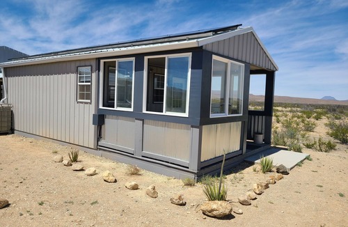 Alpine Cabin | Wanderlust & Desert Dust: 1B+1B Near Big Bend Park