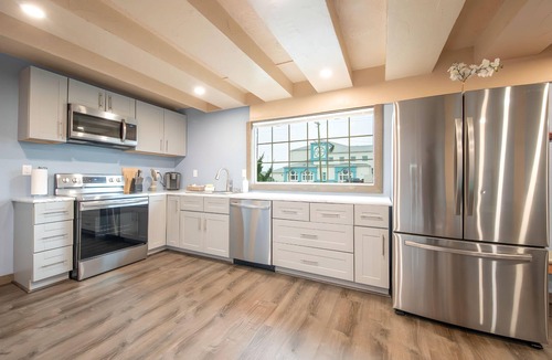 Ocean Shores Hotel | Wanderlust Inn