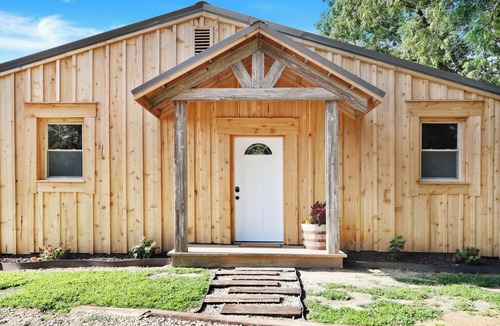 Junction City Apartment | Wanderlust Suite 2 Bed 2 Bath Apt.