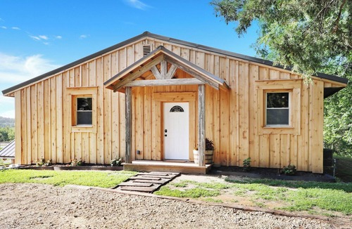 Junction City Apartment | Wanderlust Suite 2 Bed 2 Bath Apt.