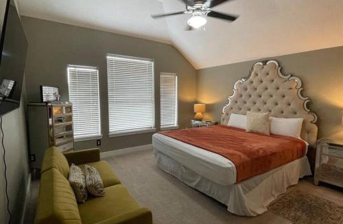 Uptown Villa | WANDERLUST villa near GALLERIA MALL