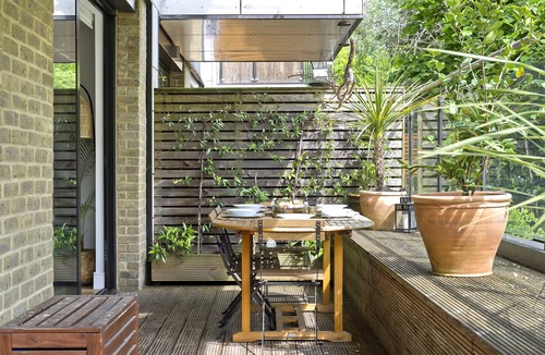 Earlsfield Apartment | Wandle Waters, by Veeve