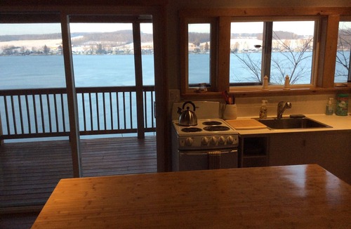 Dundee Cottage | Waneta Lakeside Cottage