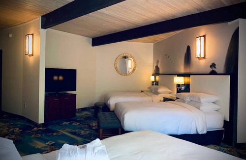 Oklahoma City Bed & Breakfast | WangShi China Palace B&B