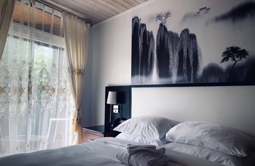 Oklahoma City Bed & Breakfast | WangShi China Palace B&B
