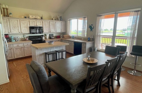 Port Alto House | Want to Get Away? Come "Seas the Bay!" in beautiful and tranquil Port Alto.