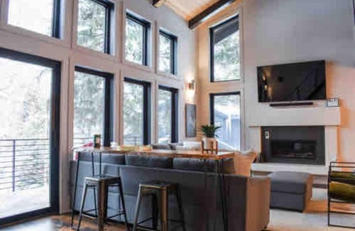 Vail Ski Chalet | Wapo Contemporary 4BD with Hot tub