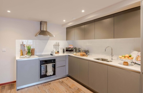 Bristol Floating Harbour Apartment | Wapping Wharf | 2 Bedroom Apartment
