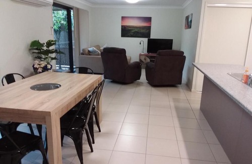 Tinana Apartment | Waratah and Wattle Apartments