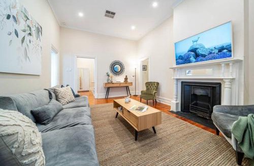 Parkside Villa | Waratah Cottage 1910 - Boutique