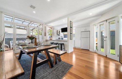 Parkside Villa | Waratah Cottage 1910 - Boutique