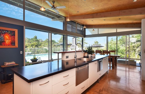 Paremoremo Cabin | Warblers Retreat