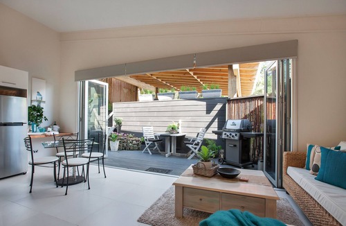 Paremoremo Cabin | Warblers Retreat