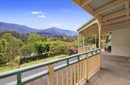 Warburton House | Warburton Stays Grand View