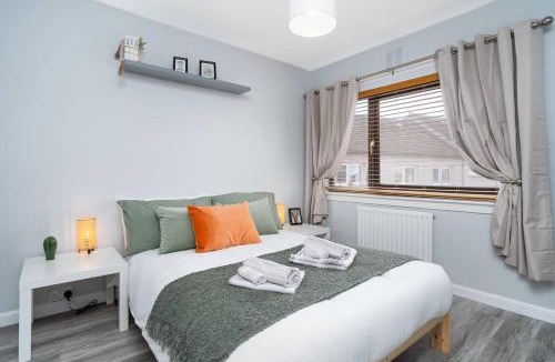 Dunfermline House | Wardlaw Retreat-WiFi-Parking