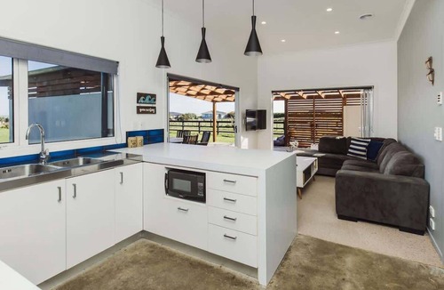 Warea House | Warea Beach Bach with Coastal Views