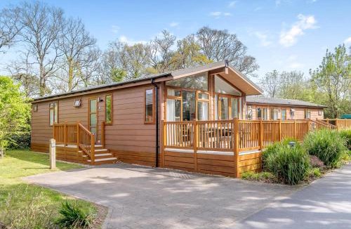Holton Heath Resort | Wareham Forest Lodge Retreat
