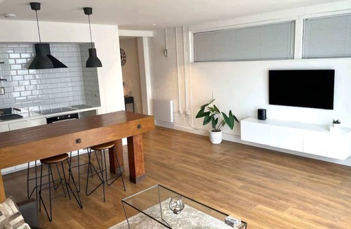 Deptford Apartment | Warehouse Apartment - Great Transport Links