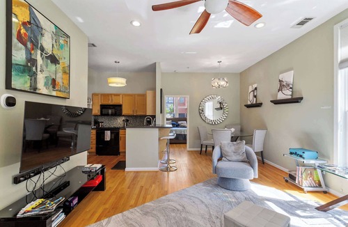 Downtown Condo | Warehouse District Modern Condo w/Private Garage