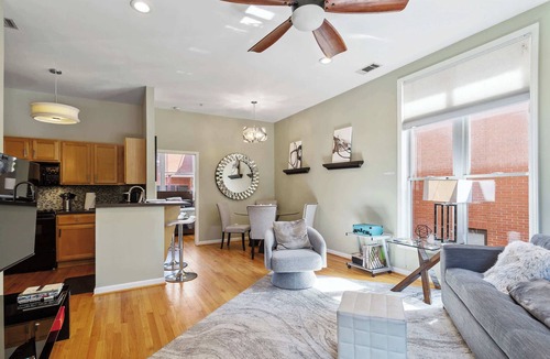 Downtown Condo | Warehouse District Modern Condo w/Private Garage