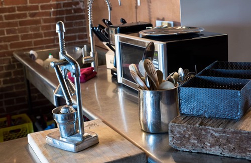 Downtown St. Louis House | Warehouse Hotel - Retreats & Groups St Louis & Event Space Sleeps Up to 80