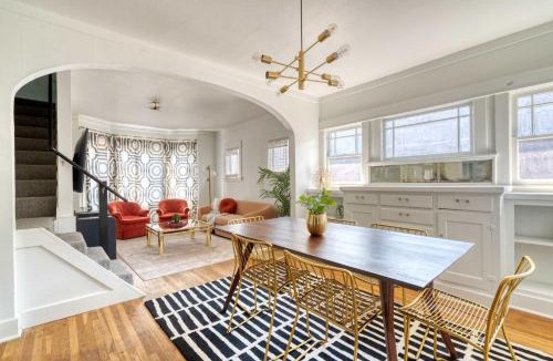 Hosford-Abernethy Apartment | Warhol Suite - Cozy Apartment - 92 WalkScore